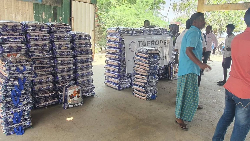 61 நாள்மீன்பிடி தடை காலத்தை முன்னிட்டு மீன்பிடி வலை மேஸ்திரிகள் சங்கத்தை சேர்ந்த உறுப்பினர்கள் அனைவருக்கும் மீன்பிடி தடைகால நிவாரணமாக அரிசி வழங்கப்பட்டது இந்தப் பங்களிப்பை டஃப்ரோப்ஸ் நிறுவனமும் அதன் டீலரான கிங் ஃபிஷ் நிறுவனத்துடன் இணைந்து வழங்கினோம்.