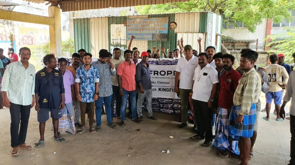 61 நாள்மீன்பிடி தடை காலத்தை முன்னிட்டு மீன்பிடி வலை மேஸ்திரிகள் சங்கத்தை சேர்ந்த உறுப்பினர்கள் அனைவருக்கும் மீன்பிடி தடைகால நிவாரணமாக அரிசி வழங்கப்பட்டது இந்தப் பங்களிப்பை டஃப்ரோப்ஸ் நிறுவனமும் அதன் டீலரான கிங் ஃபிஷ் நிறுவனத்துடன் இணைந்து வழங்கினோம்.