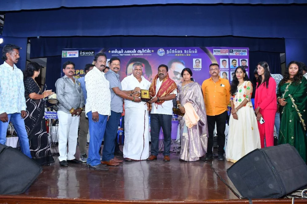 20/04./2025 அன்று நடந்த ராஜா அண்ணாமலை மன்றத்தில் நடைபெற்ற இசை நிகழ்ச்சியில் சிறப்பு அழைப்பாளராக கலந்து கொண்ட போது.
