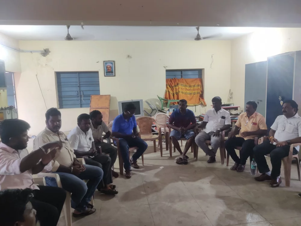 29.06.25செங்கல்பட்டு மாவட்டம் கல்பாக்கம் அடுத்த உய்யாலி குப்பம் கிராமத்தில் இளைஞர்களுக்கான பரதவர் அரசாணை விழிப்புணர்வு கருத்து பட்டறை மற்றும் பரதவர் மக்களின் அரசியல் எழுச்சி கருத்தரங்கம்ஆகியவை நடத்துவது சம்பந்தமாக நிர்வாகிகளின் ஆலோசனைக் கூட்டம் நடைபெற்றது