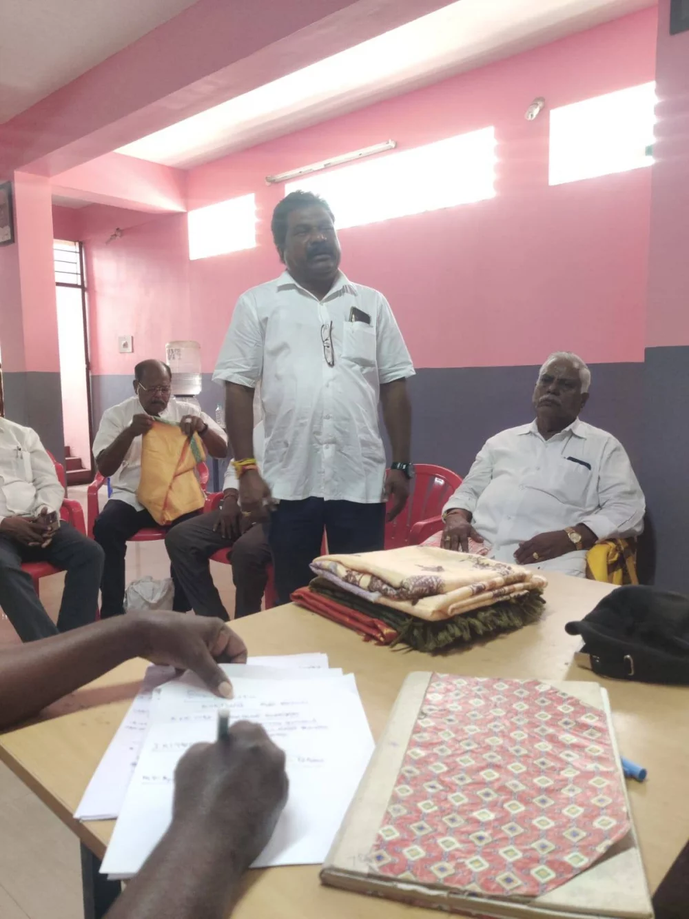 இன்று AITUC மீனவ தொழிலாளர் கூட்டமைப்பு சார்பில் மீனவர்களின் பல்வேறு பிரச்சனைகளுக்கு தீர்வு காண்பது சம்பந்தப்பட்ட கலந்தாய்வுக் கூட்டம் நடைபெற்ற போது.