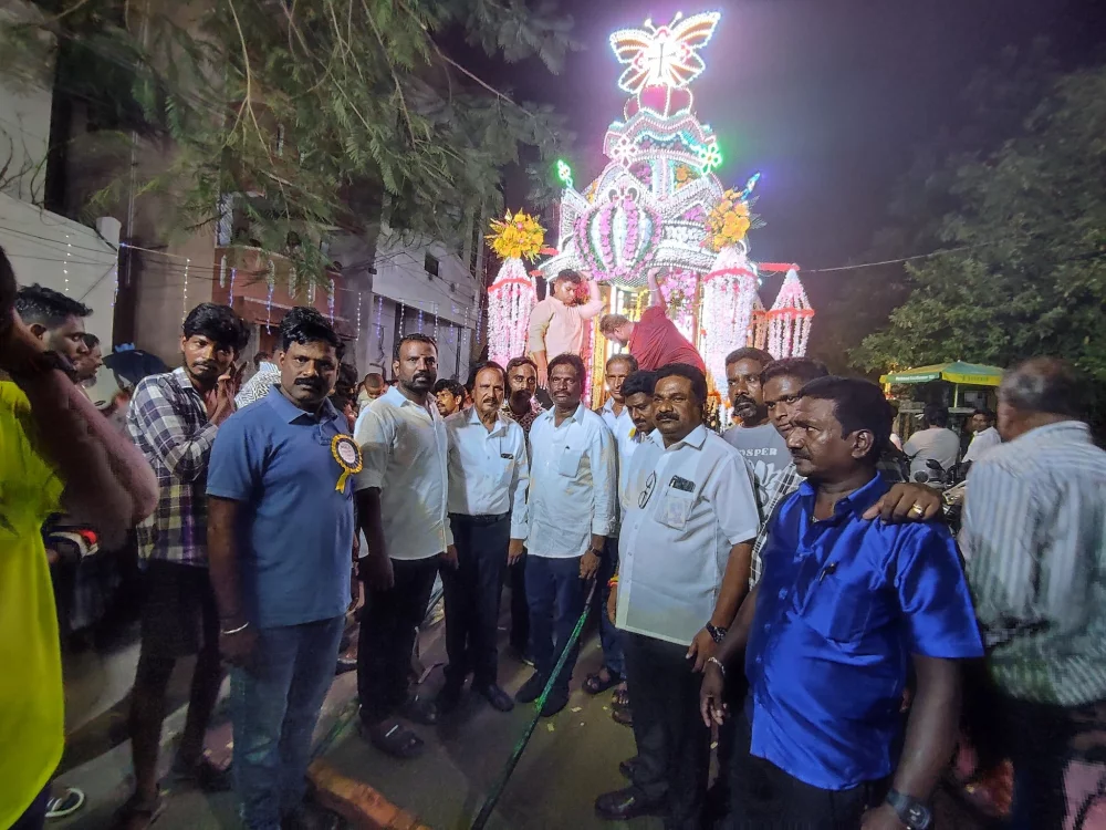 அன்னை வேளாங்கண்ணி மாதா ஆலயம் ராயபுரம் ஸ்டான்லி மருத்துவமனை அருகில் 53 ஆம் ஆண்டு தேர் திருவிழா நிகழ்ச்சிகள் சிறப்பு விருந்தினராக கலந்து கொண்டதால் நினைவு பரிசு