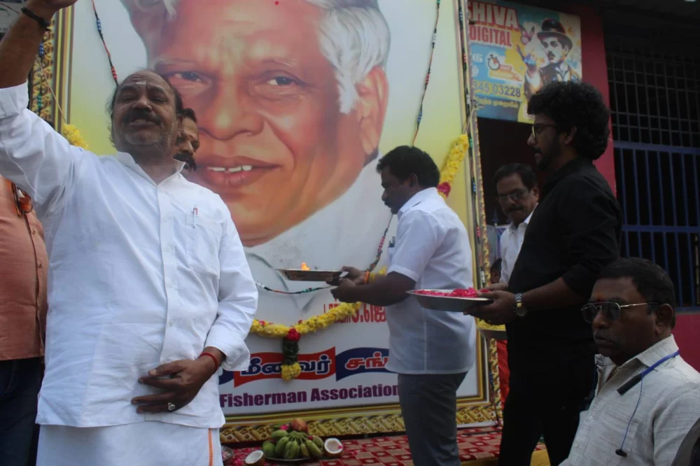 என்றும் மக்கள் மருத்துவர் என்றும் அன்போடு அழைக்கப்பட்ட மறைந்தும் மறையாமலும் எங்கள் நினைவில் வாழும் ஐந்து ரூபாய் டாக்டர் எஸ்.ஜெயச்சந்திரன் அவர்களின் 7 ஆம் ஆண்டு நினைவஞ்சலி.