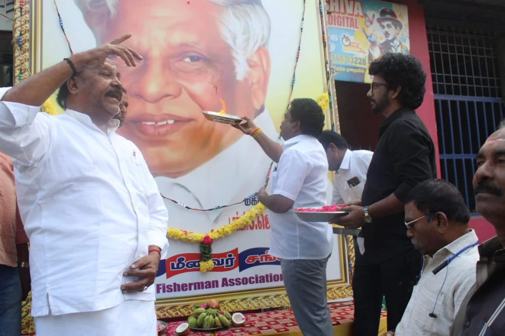 என்றும் மக்கள் மருத்துவர் என்றும் அன்போடு அழைக்கப்பட்ட மறைந்தும் மறையாமலும் எங்கள் நினைவில் வாழும் ஐந்து ரூபாய் டாக்டர் எஸ்.ஜெயச்சந்திரன் அவர்களின் 7 ஆம் ஆண்டு நினைவஞ்சலி.