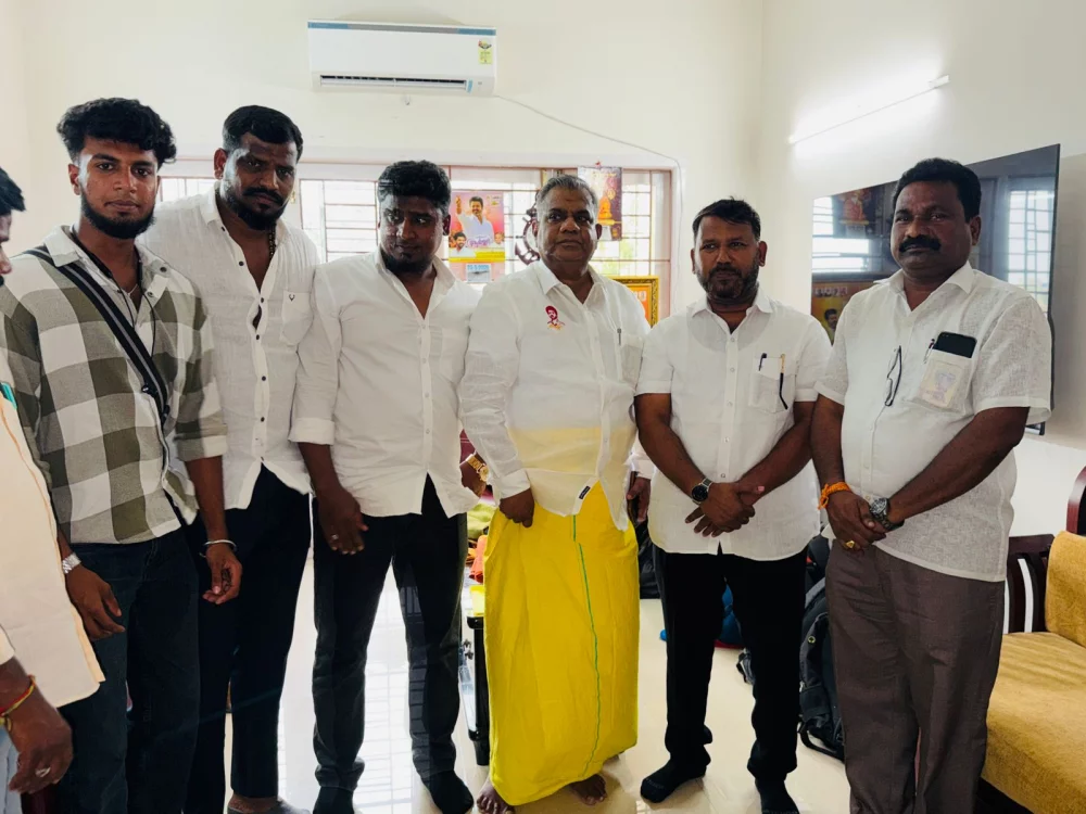 தமிழக வெற்றி கழகத்தின் முக்கிய தலைவர்களை சந்தித்தப் போது.