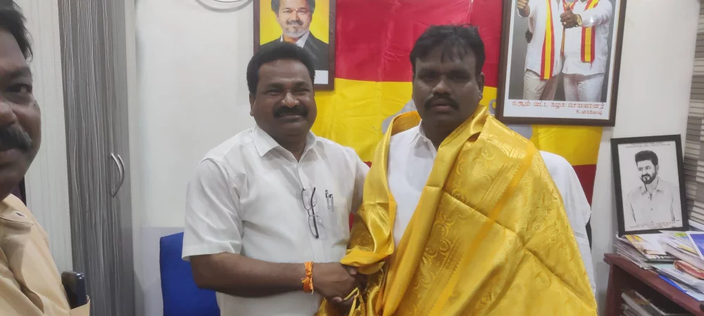 தமிழக வெற்றி கழகத்தின் திருவொற்றியூர் சட்டமன்ற உறுப்பினர் மரியாதைக்குரிய மாண்புமிகு  N.செந்தில்குமார் அவர்களை இன்று நேரில் சந்தித்து வாழ்த்து தெரிவித்த போது.