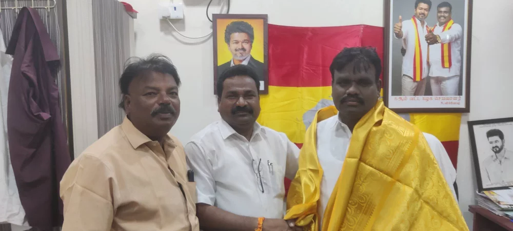 தமிழக வெற்றி கழகத்தின் திருவொற்றியூர் சட்டமன்ற உறுப்பினர் மரியாதைக்குரிய மாண்புமிகு  N.செந்தில்குமார் அவர்களை இன்று நேரில் சந்தித்து வாழ்த்து தெரிவித்த போது.