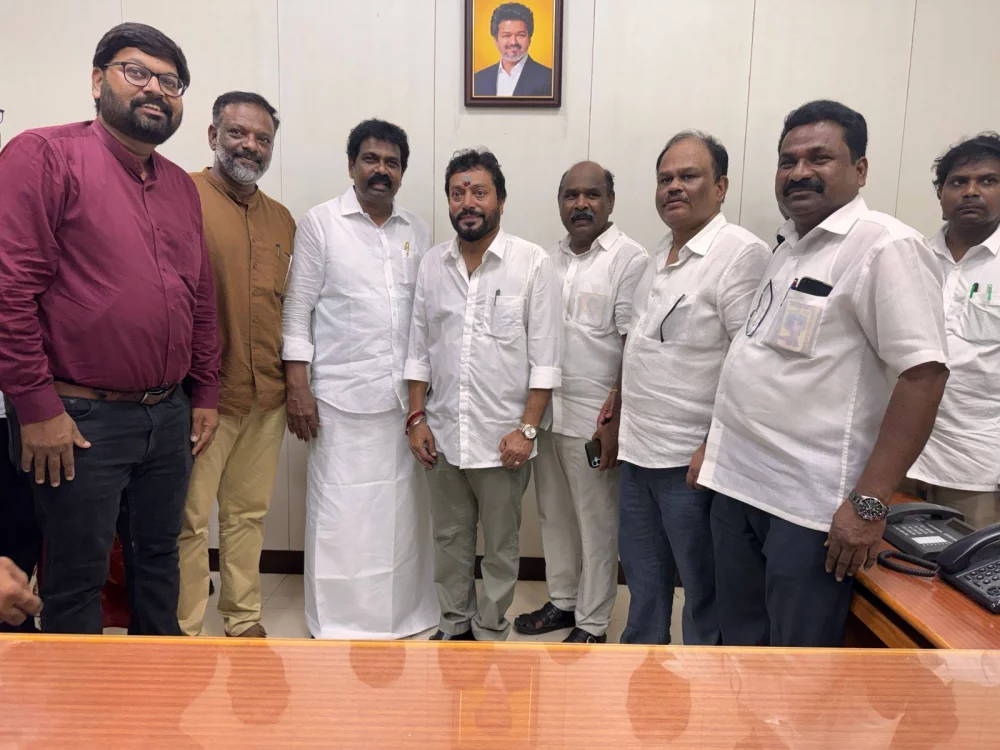 தமிழ்நாடு அரசின்  மீன்வளம் மற்றும் மீனவர் நலத்துறை அமைச்சராக பொறுப்பேற்றிருக்கும் அன்பு நண்பர் மாண்புமிகு திரு. ஸ்ரீநாத் அவர்களை வாழ்த்தி மகிழ்ந்த தருணம்.