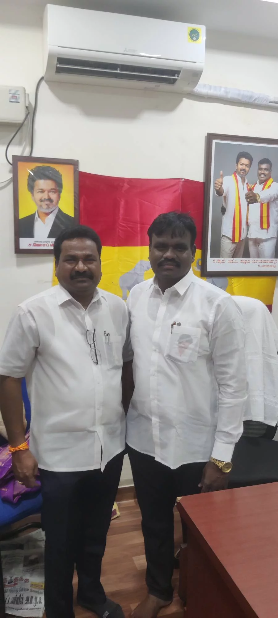 தமிழக வெற்றி கழகத்தின் திருவொற்றியூர் சட்டமன்ற உறுப்பினர் மரியாதைக்குரிய மாண்புமிகு  N.செந்தில்குமார் அவர்களை இன்று நேரில் சந்தித்து வாழ்த்து தெரிவித்த போது.