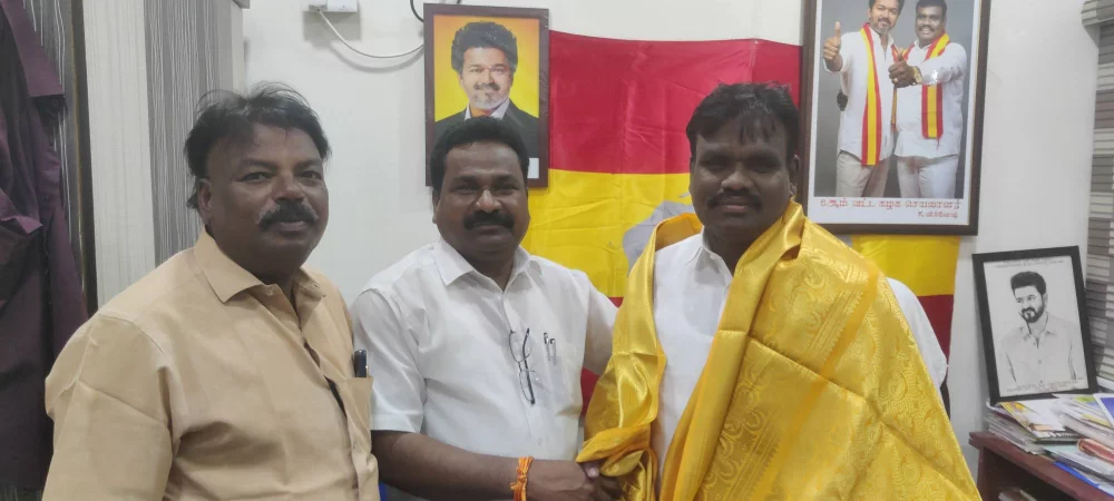 தமிழக வெற்றி கழகத்தின் திருவொற்றியூர் சட்டமன்ற உறுப்பினர் மரியாதைக்குரிய மாண்புமிகு  N.செந்தில்குமார் அவர்களை இன்று நேரில் சந்தித்து வாழ்த்து தெரிவித்த போது.
