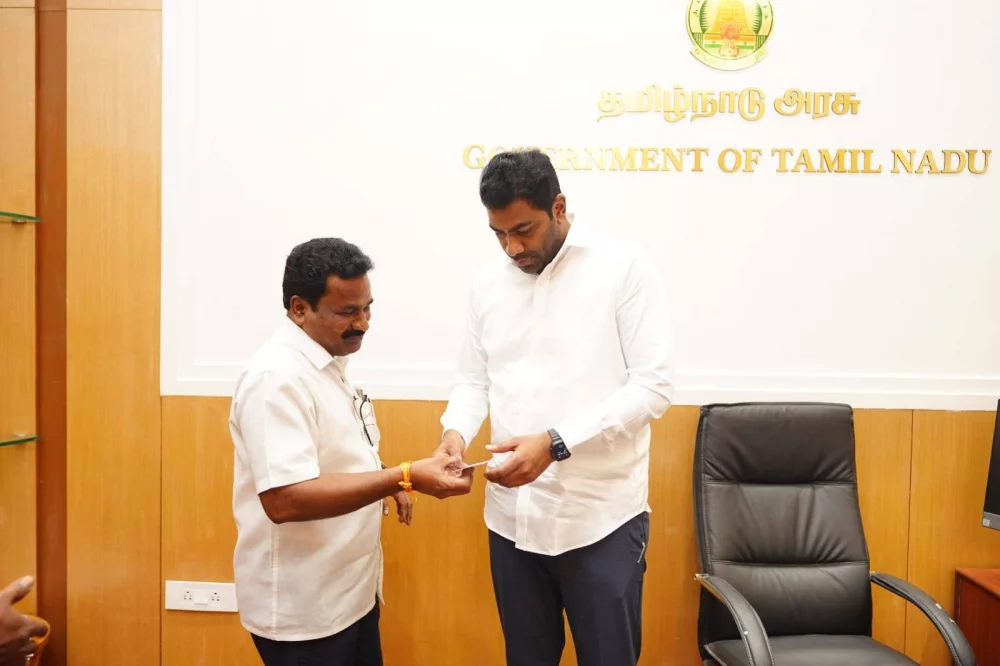 மாண்புமிகு தமிழகப் பொதுப்பணி & விளையாட்டுத்துறை அமைச்சர் மரியாதைக்குரிய ஆதவ் அர்ஜுனா அவர்களை மரியாதை நிமித்தமாக சந்தித்தபோது.