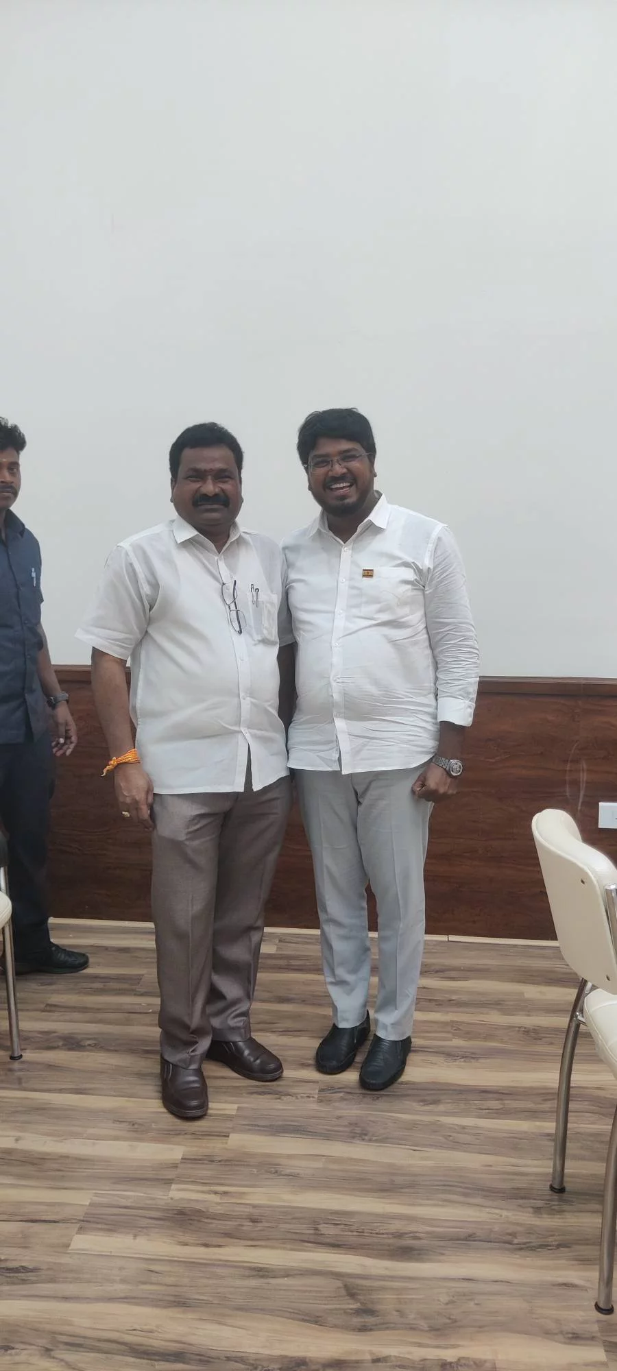 மாண்புமிகு தமிழ்நாட்டு சுற்றுச்சூழல் துறை அமைச்சர்  திரு. ராஜுவ் அவர்களை சந்தித்து வாழ்த்திய போது.
