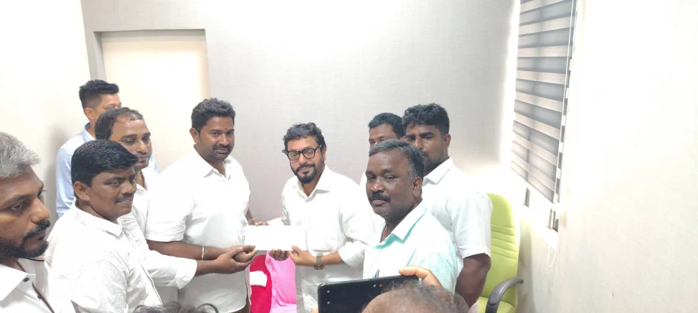ஆந்திர அரசு கொண்டுவந்துள்ள தமிழக  மீனவர்களுக்கு எதிரான சட்டத்தால் பாதிக்கும் சென்னை விசைப்படகு மீனவர்களின் வாழ்வாதாரமான தொழில் பாதிப்பை மாண்புமிகு தமிழக முதல்வர் அவர்களின் கவனத்திற்கு கொண்டு சென்று ஆந்திர முதலமைச்சர் இடம் பேச்சுவார்த்தை நடத்த வேண்டி .